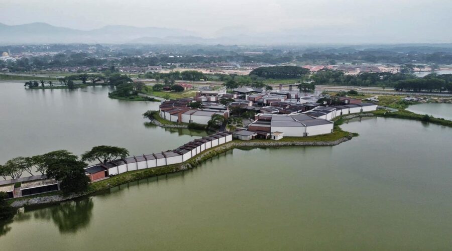 Premium Outlet Batu Gajah: Status Masih Belum Diketahui