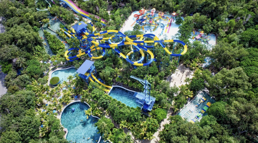 ESCAPE THEME PARK: Tanjung Tualang, Perak